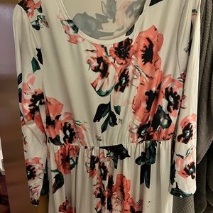 Maxi dress with sleeves & POCKETS